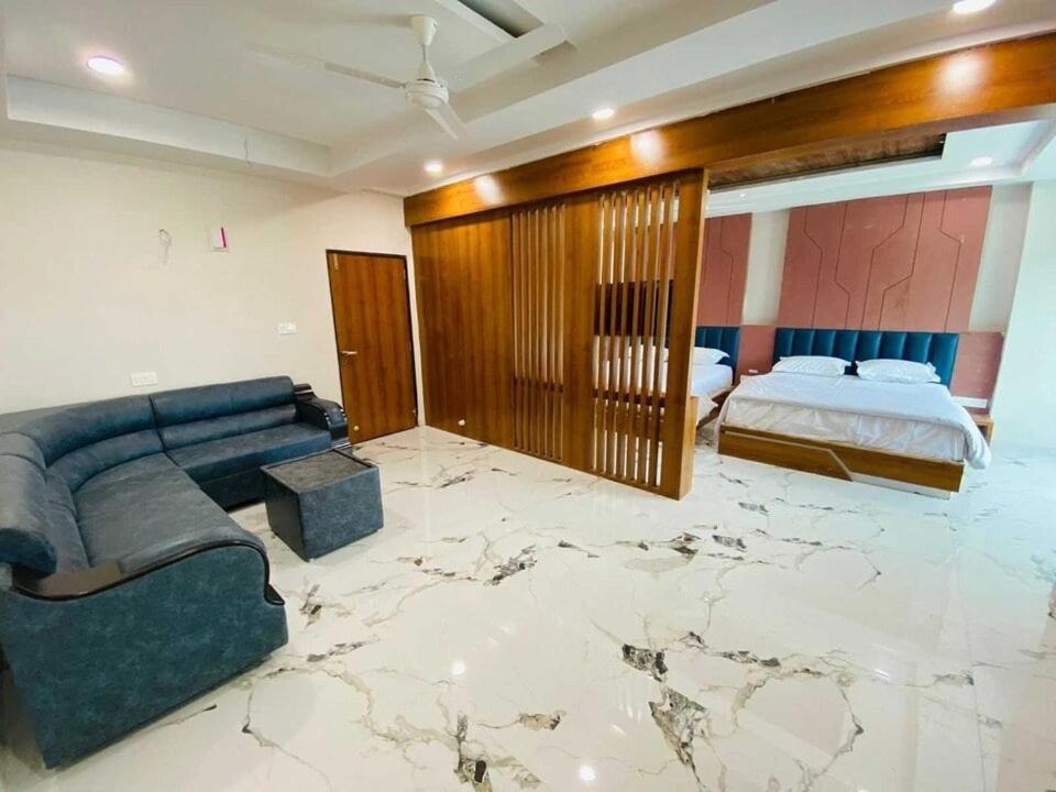 Super Townhouse Ambaji Formerly Hotel Kardhar Inn Exterior foto