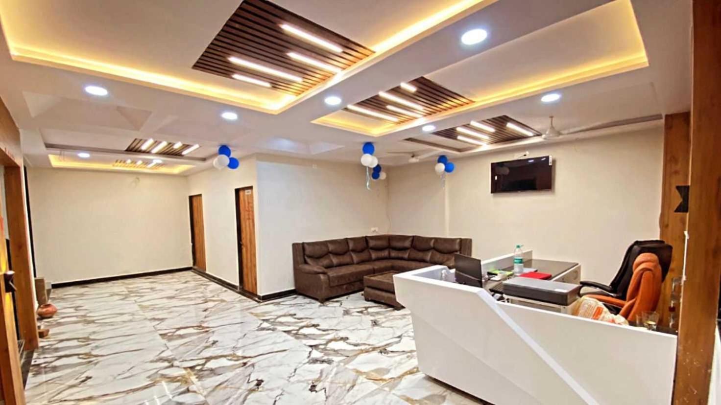 Super Townhouse Ambaji Formerly Hotel Kardhar Inn Exterior foto