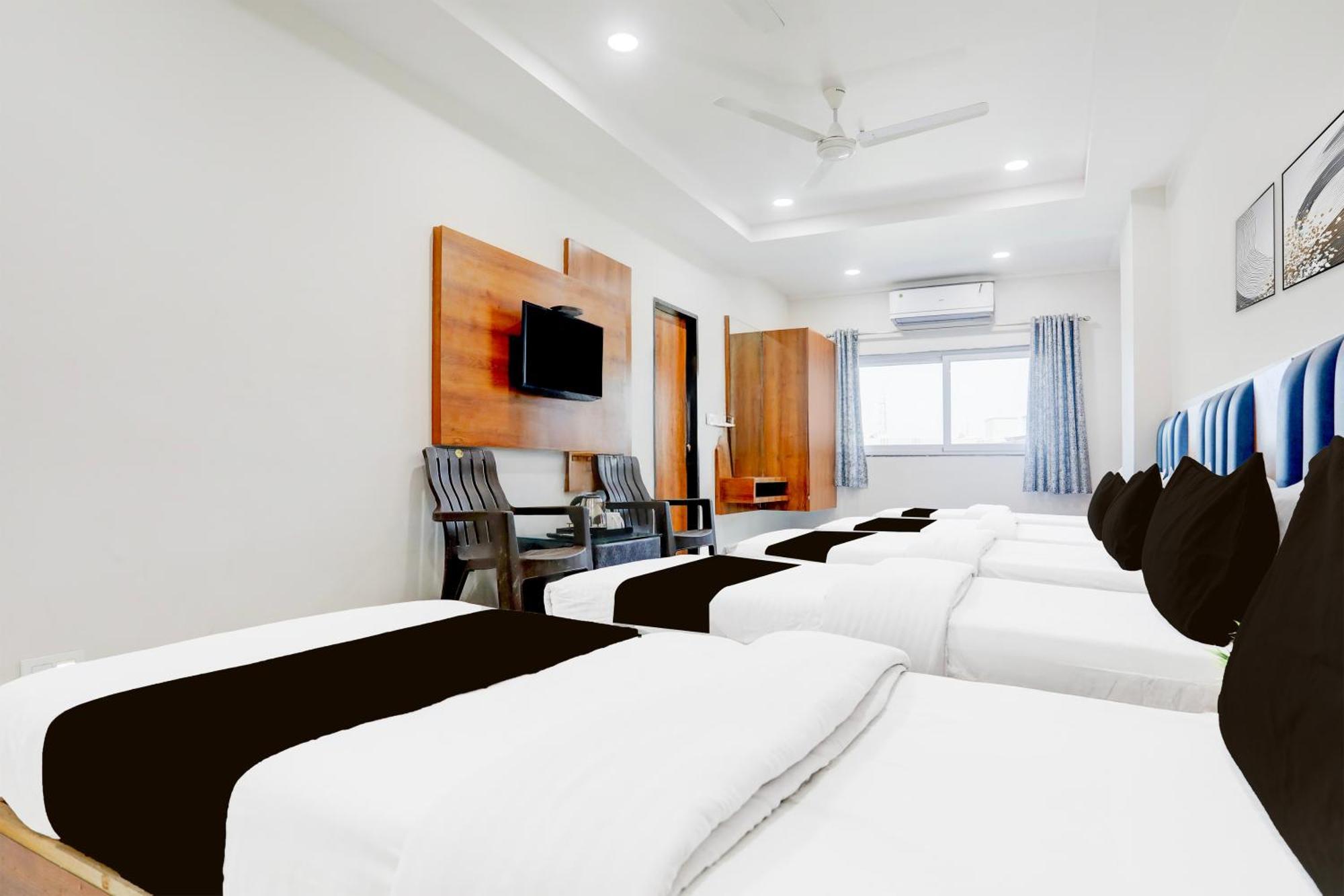 Super Townhouse Ambaji Formerly Hotel Kardhar Inn Exterior foto