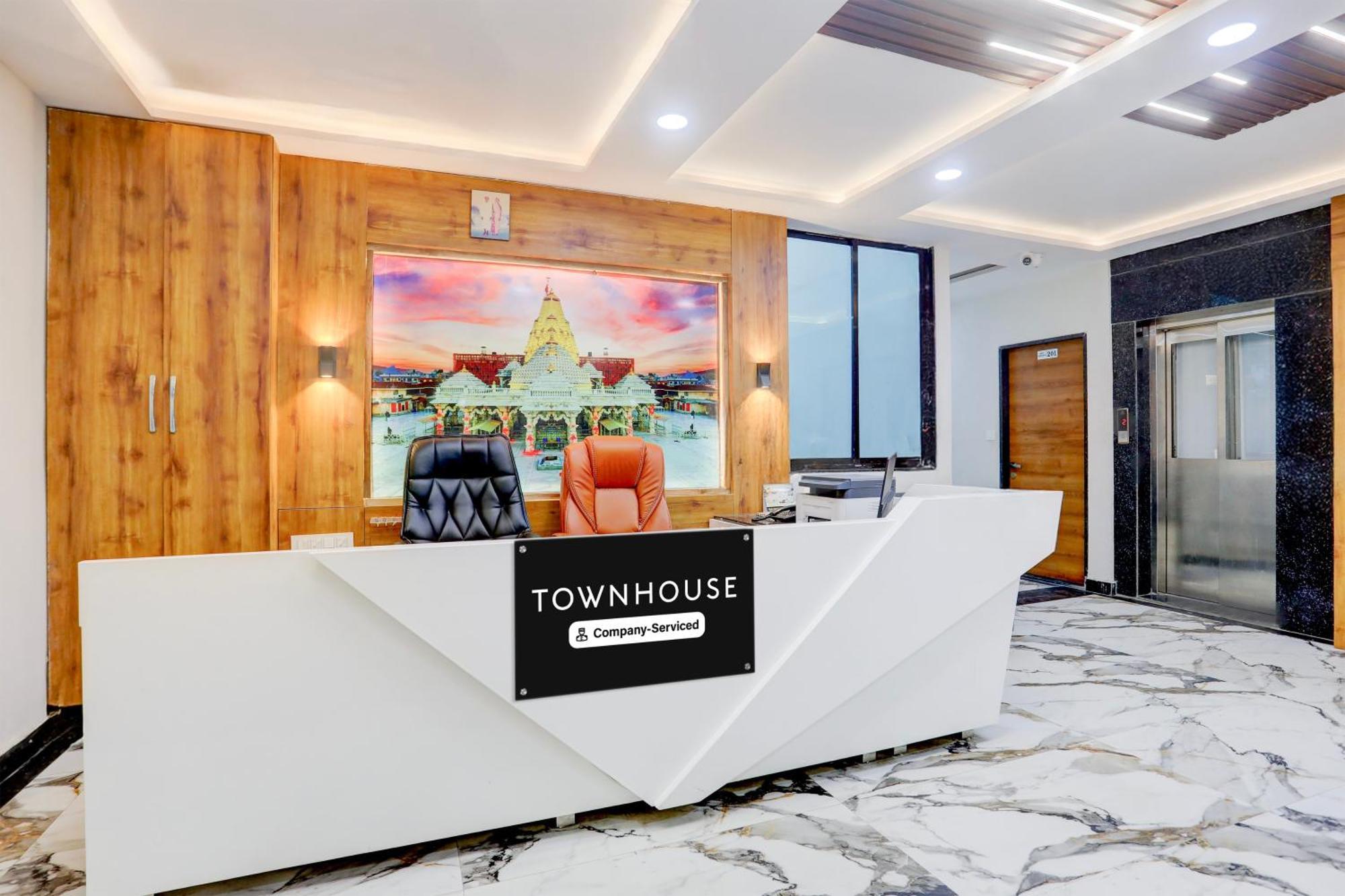 Super Townhouse Ambaji Formerly Hotel Kardhar Inn Exterior foto