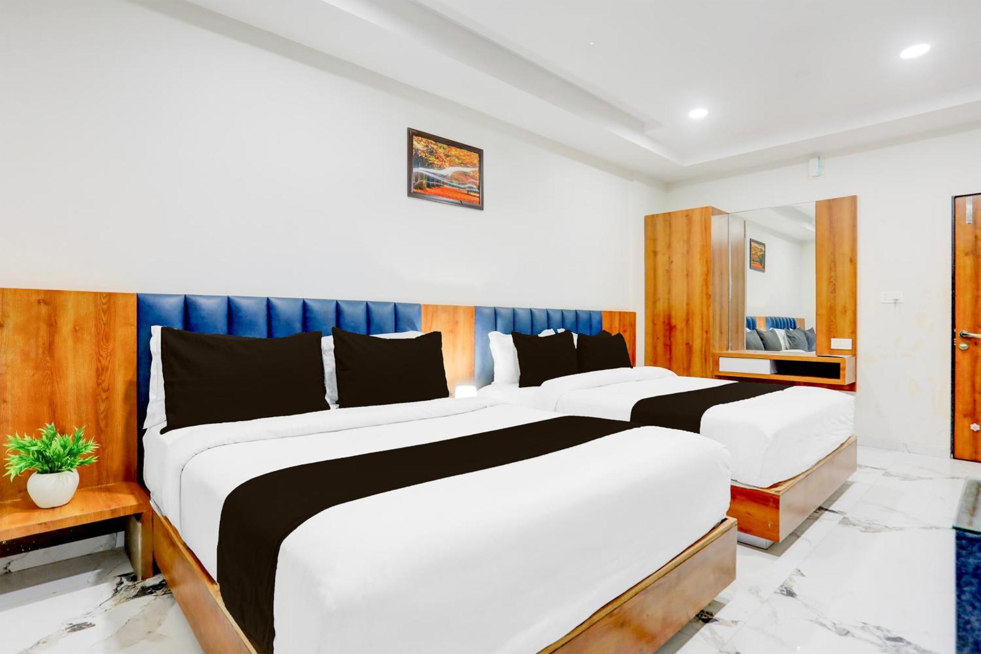 Super Townhouse Ambaji Formerly Hotel Kardhar Inn Exterior foto